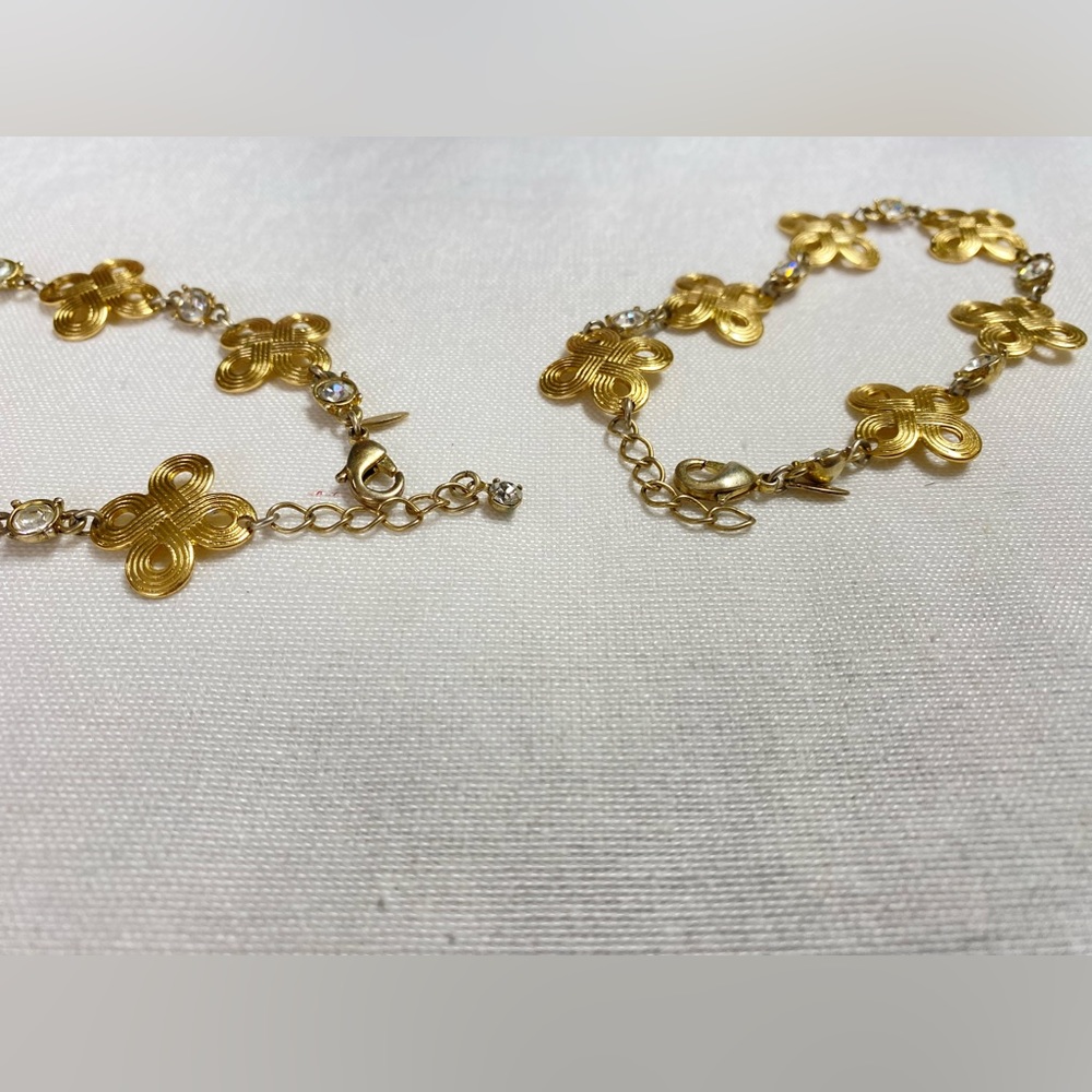 Avon bracelets - Picture 4 of 4